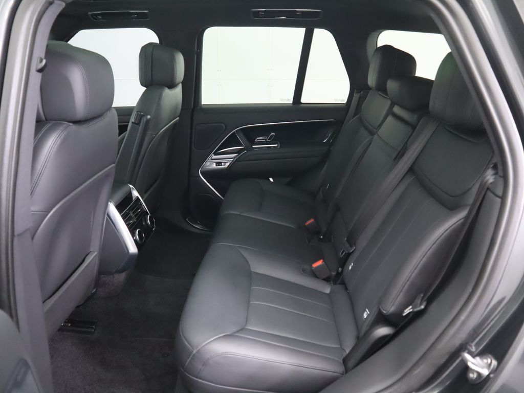 Thumbnail: 2023 Land Rover Range Rover - 22