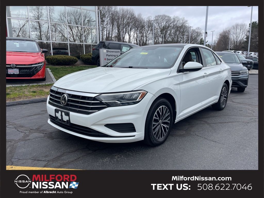 Pure White 2019 Volkswagen Jetta SE FWD Sedan Front-Wheel Drive 8-Speed Automatic