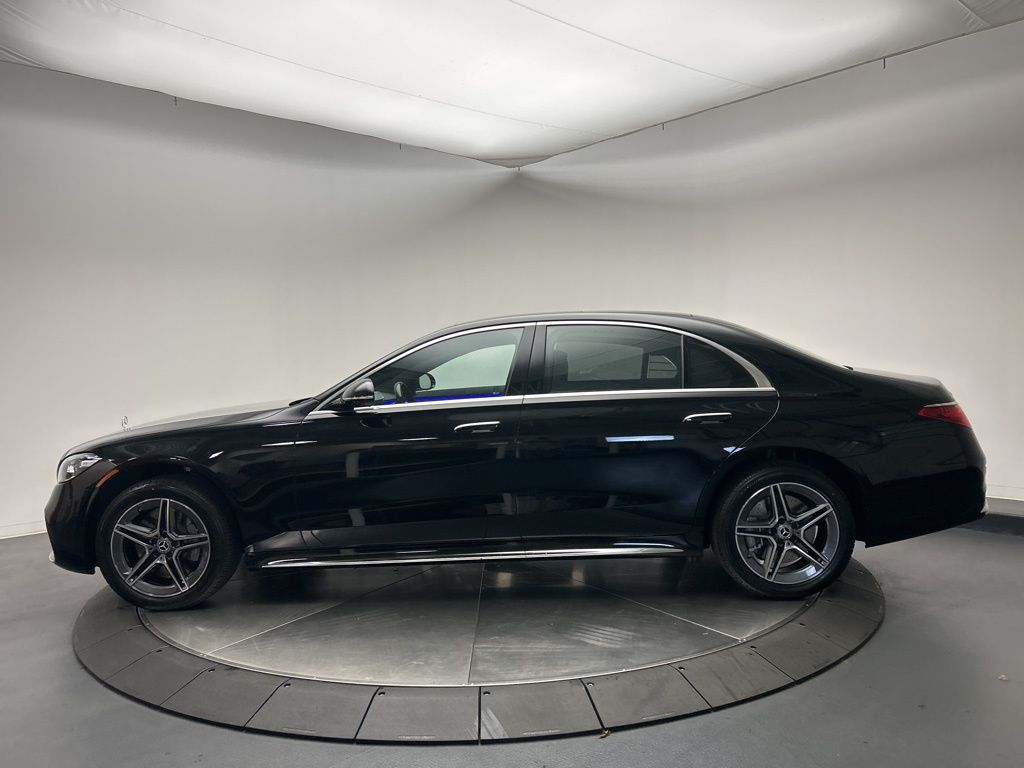 Thumbnail: 2026 Mercedes-Benz S-Class - 4