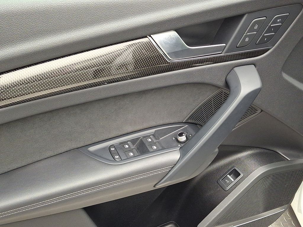 Thumbnail: 2023 Audi SQ5 - 12