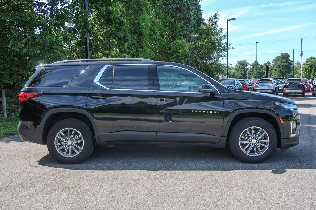 2022 Chevrolet Traverse AWD LT Leather