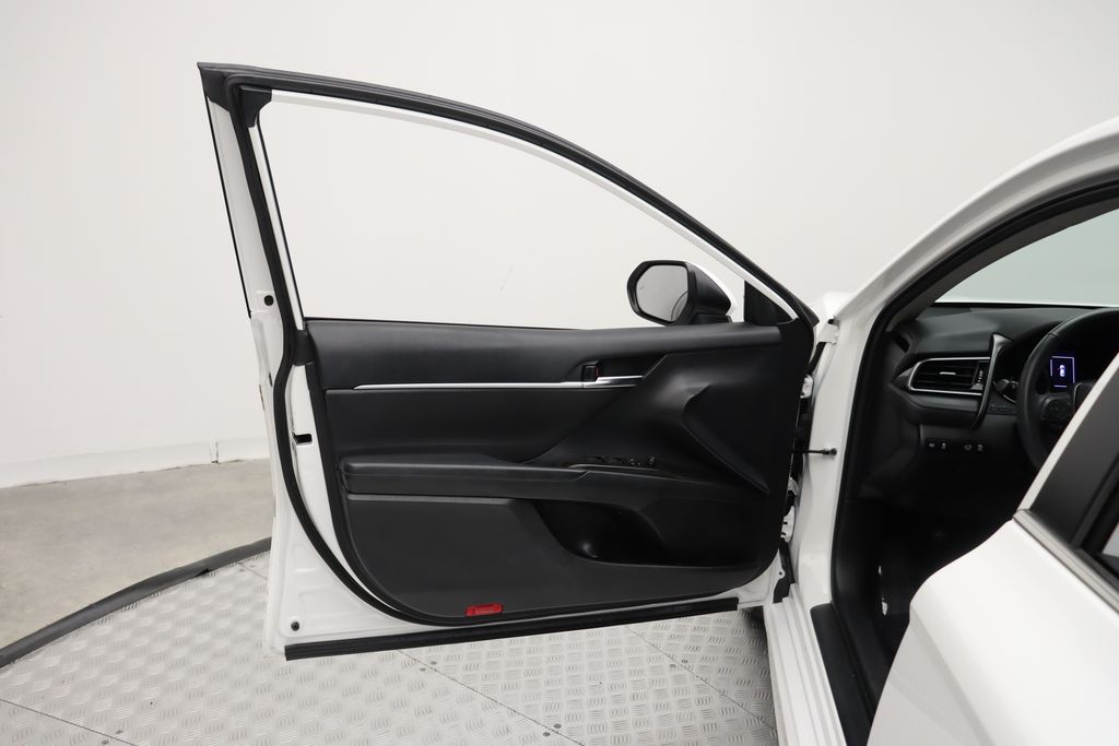 Thumbnail: 2023 Toyota Camry - 16