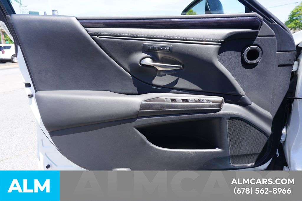 Used 2019 White Lexus 350 image 52