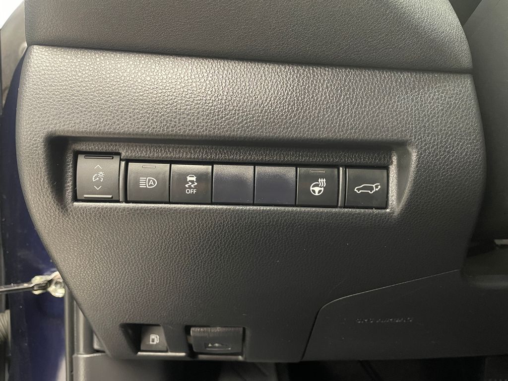 2021 Toyota Venza XLE 19