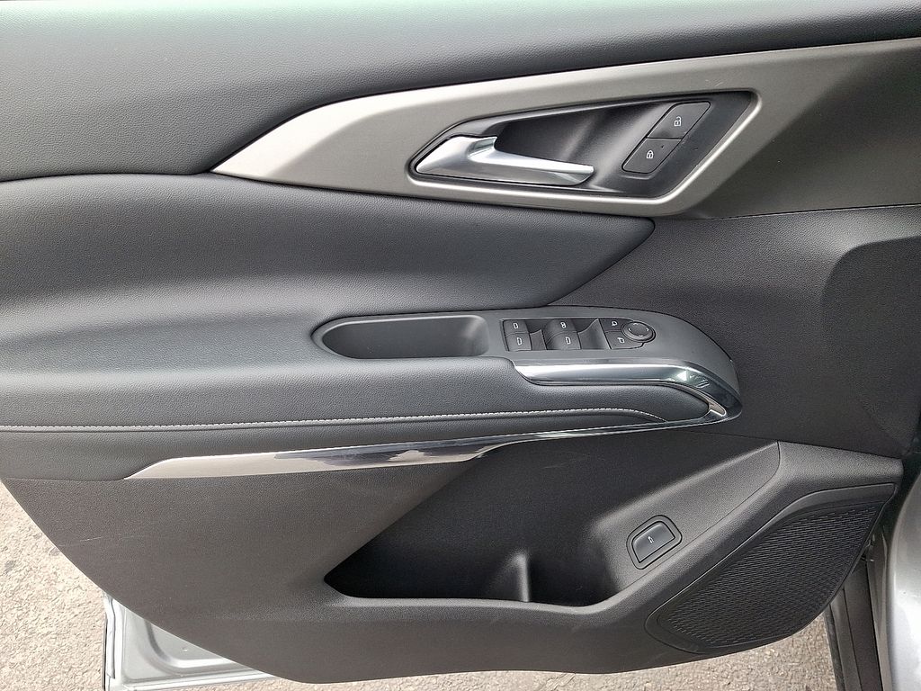 Thumbnail: 2025 Chevrolet Traverse - 14