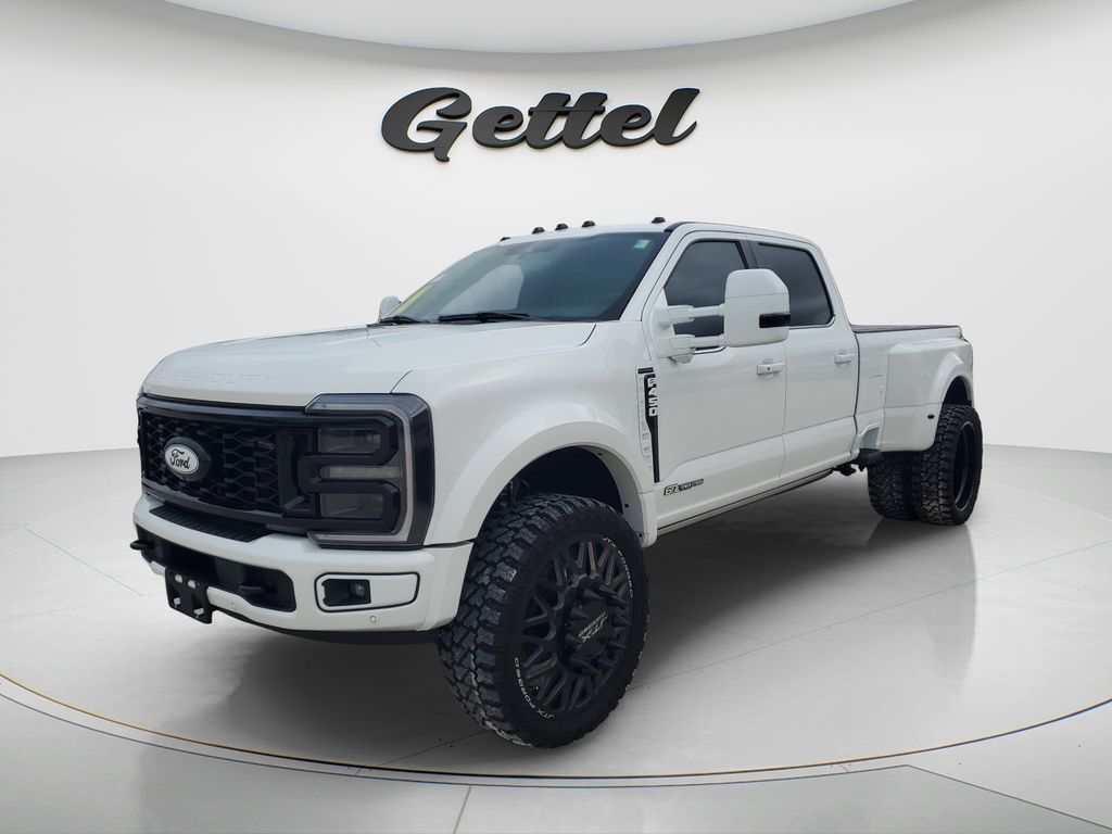 White Metallic 2023 Ford F-450 Super Duty Platinum Crew Cab LB DRW 4WD Pickup Truck Four-Wheel Drive Automatic