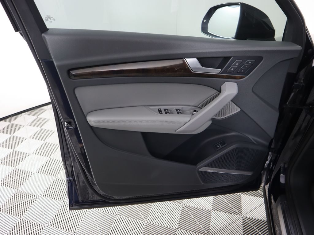 Thumbnail: 2019 Audi Q5 - 25