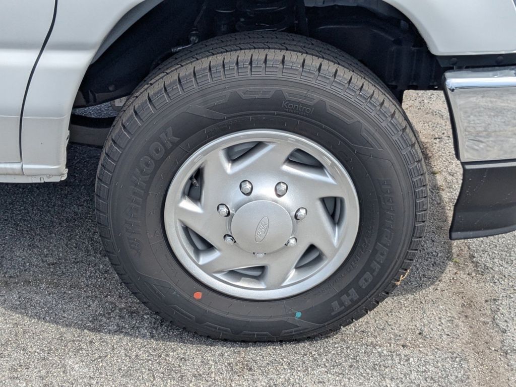 2026 Ford E-350 Cutaway 