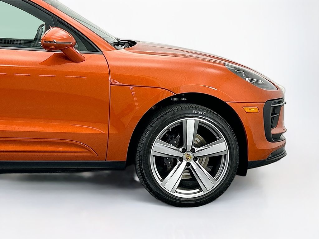 Thumbnail: 2025 Porsche Macan - 11
