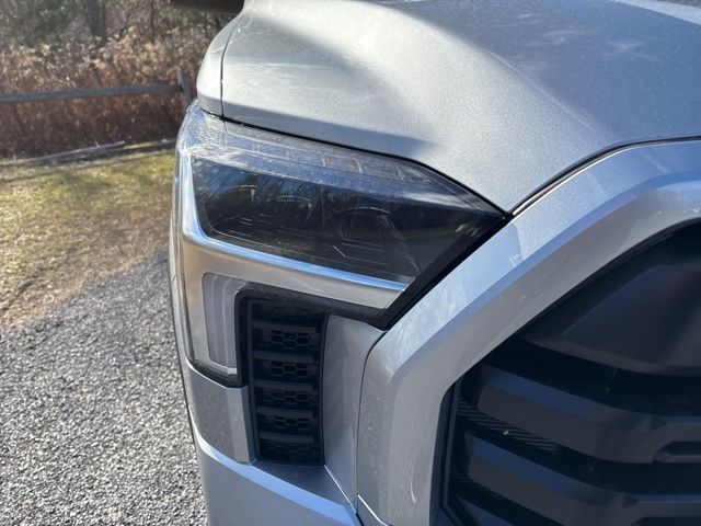 2026 Toyota Tundra SR5 - Photo 8