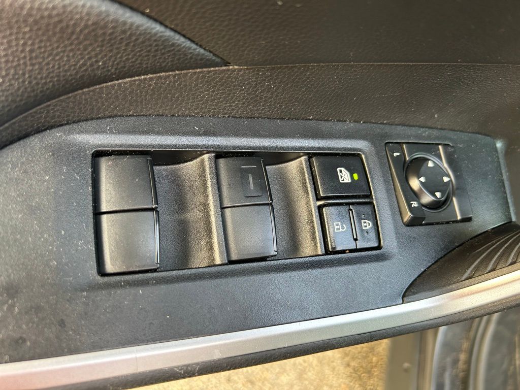 2024 Toyota RAV4 LE 16