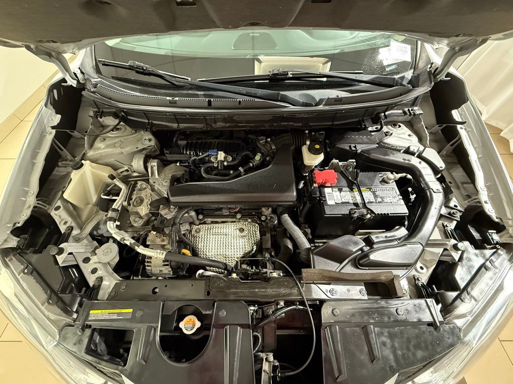2016 Nissan Rogue SL 10