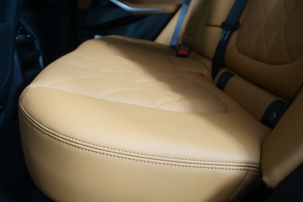 Thumbnail: 2026 BMW X5 - 15