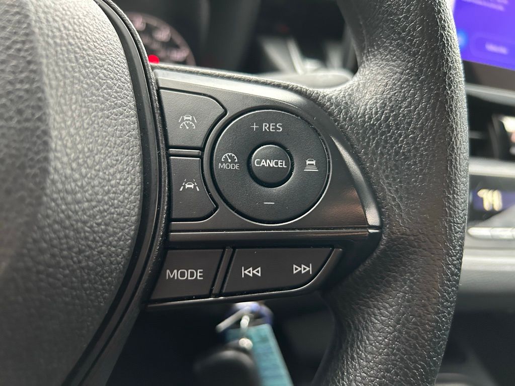 2023 Toyota Corolla LE 18