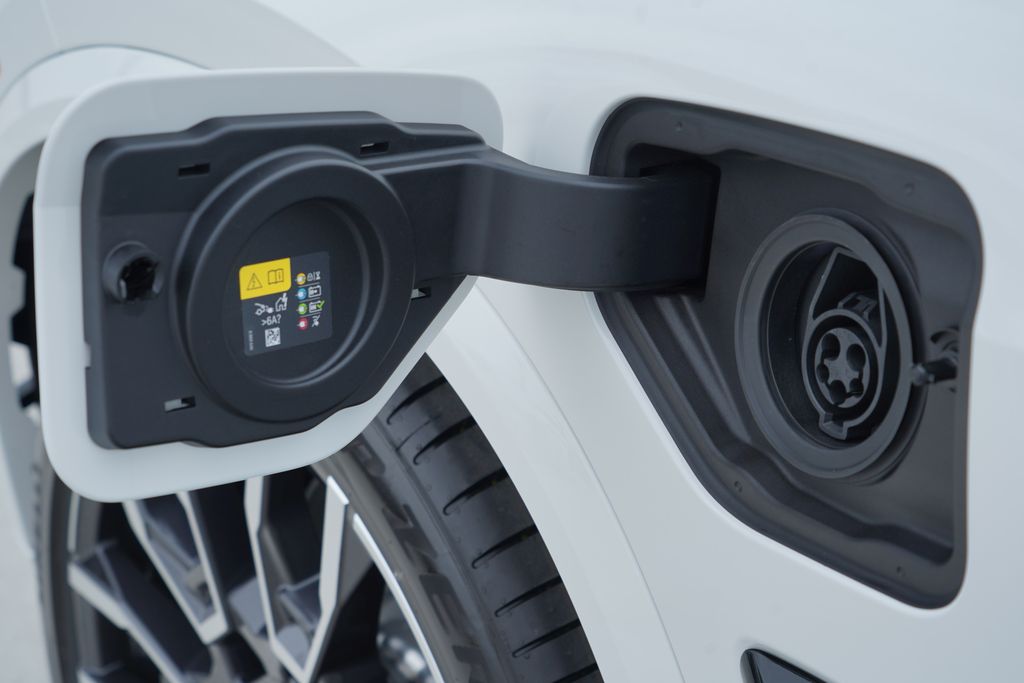 Thumbnail: 2026 BMW X5 - 6