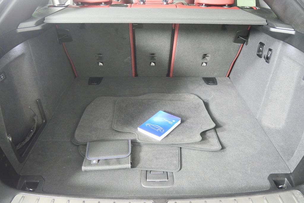 Thumbnail: 2025 BMW X4 - 16