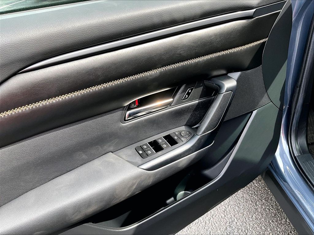 2024 Mazda CX-50 — photo 11
