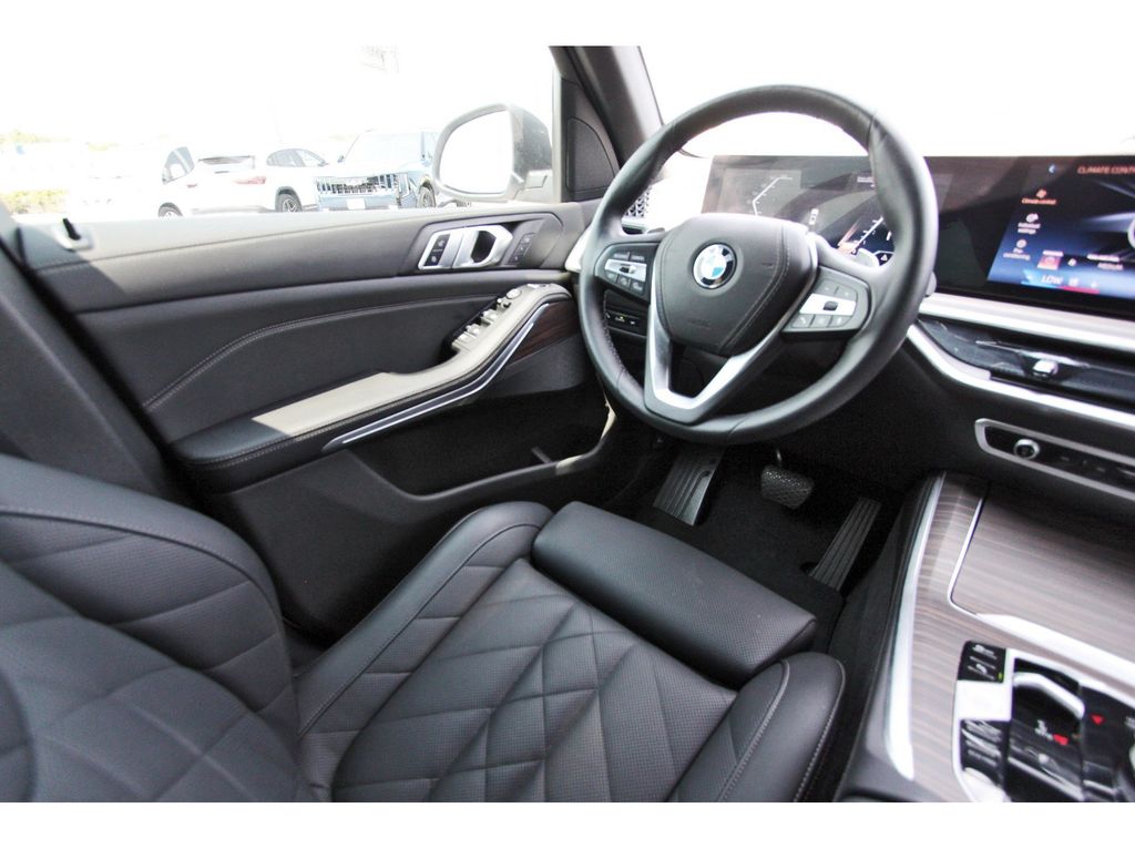 2025 BMW X5 sDrive40i White at DeMontrond Auto Country