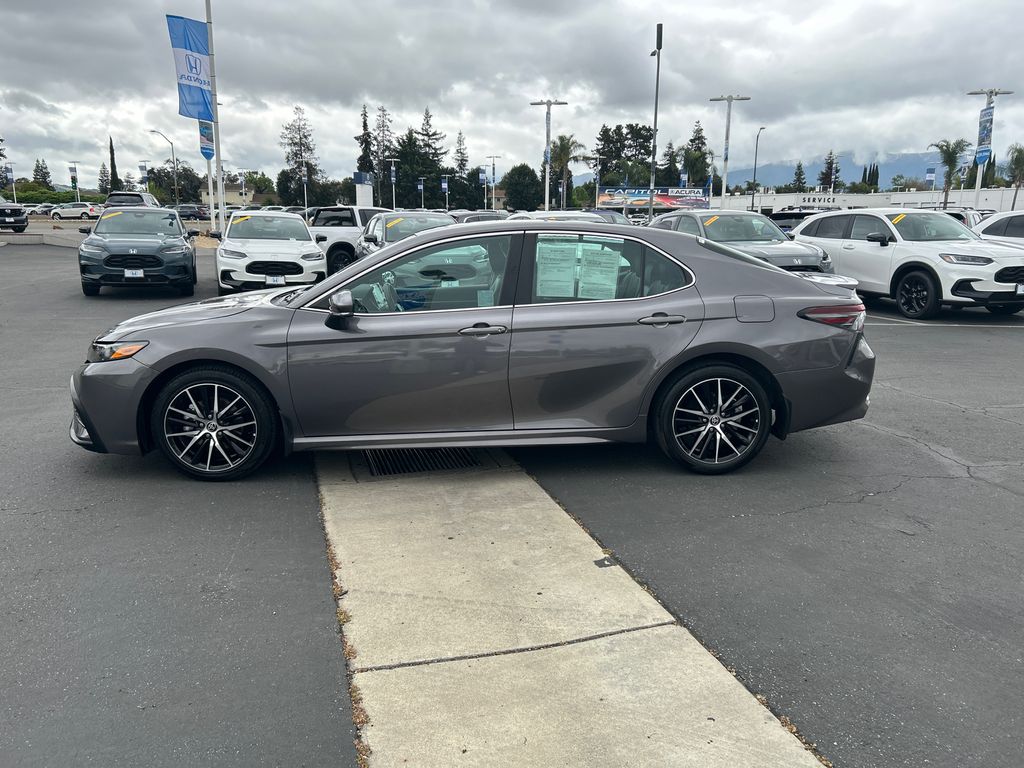 2023 Toyota Camry SE 4