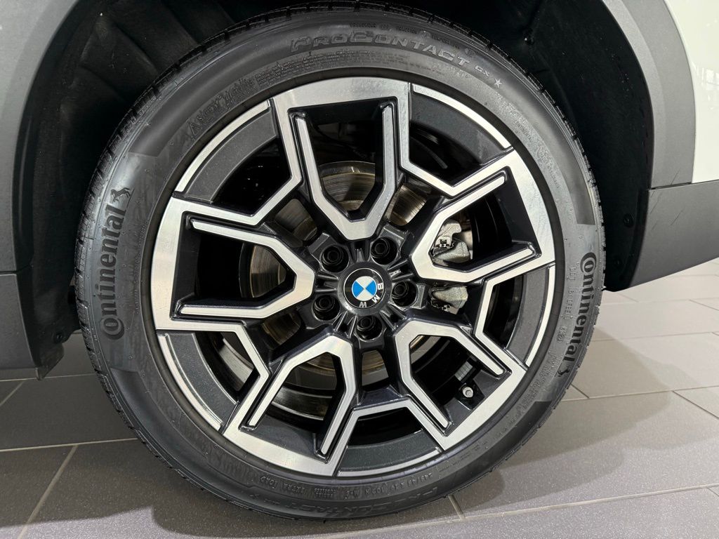 Thumbnail: 2025 BMW X2 - 12