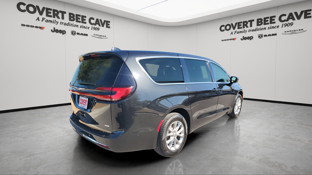 Used Car 2023 Chrysler Pacifica  Touring L For Sale Under $40,000 In Austin, Texas