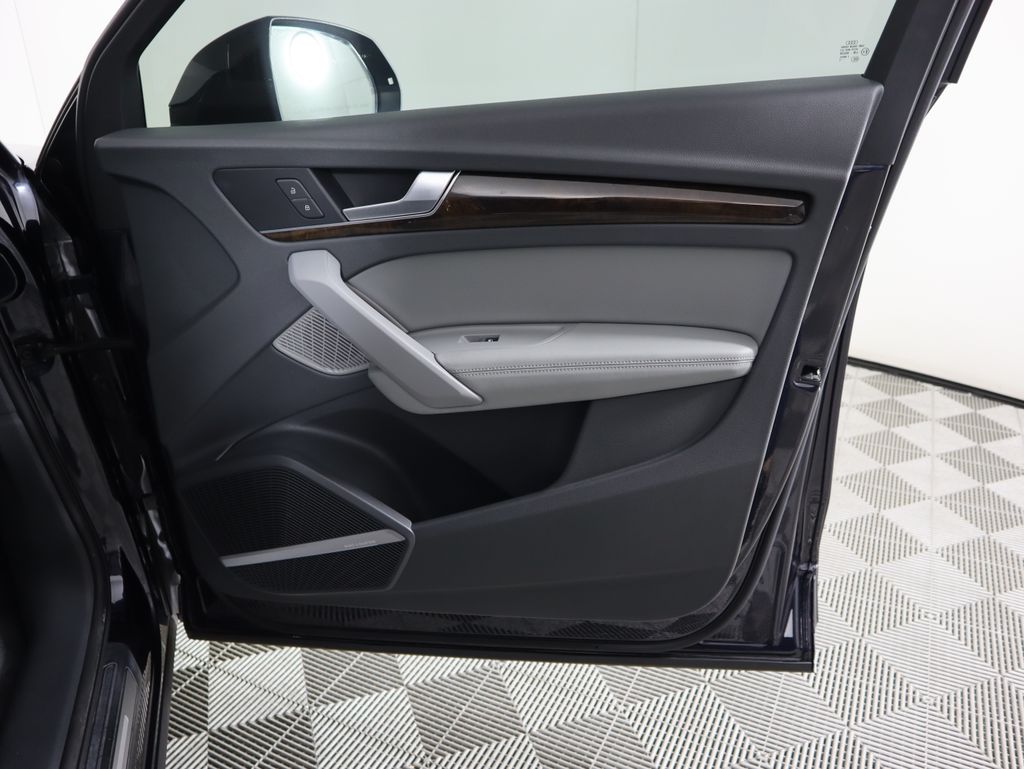 Thumbnail: 2019 Audi Q5 - 26