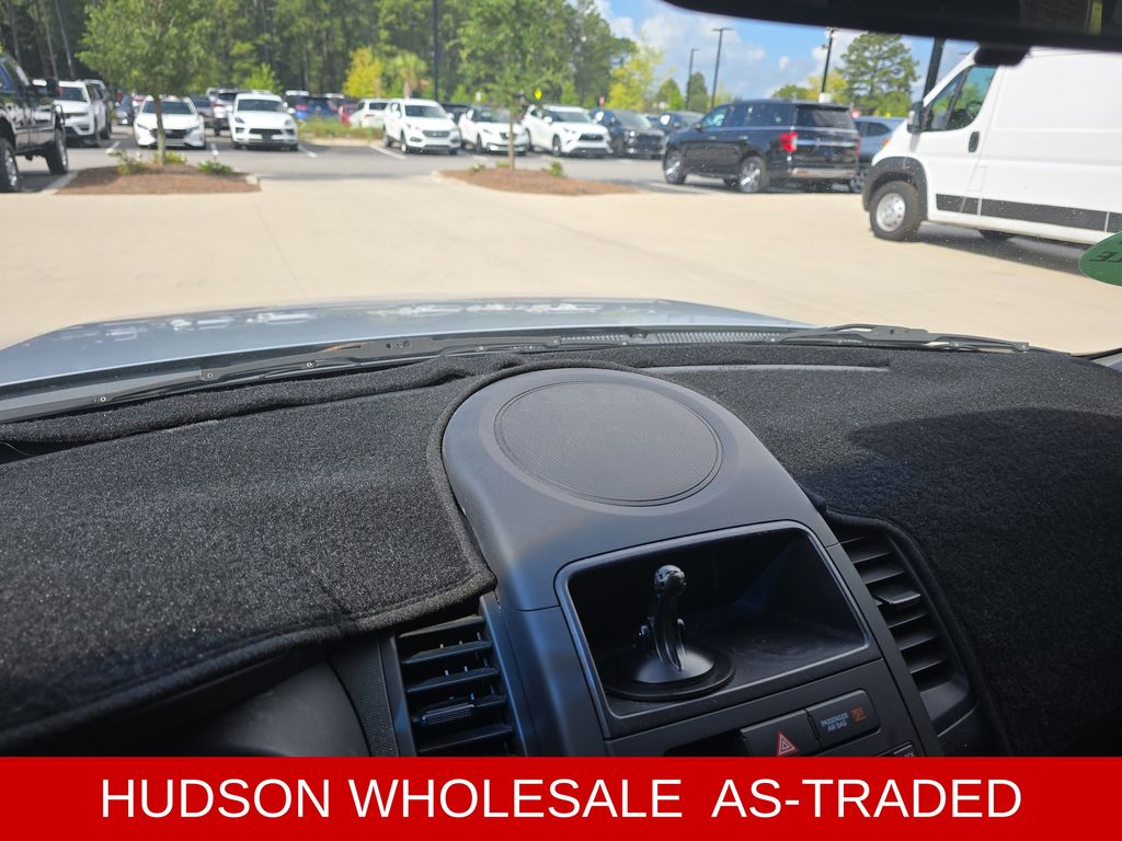 2012 Bright Silver Kia Soul Base FWD Hatchback