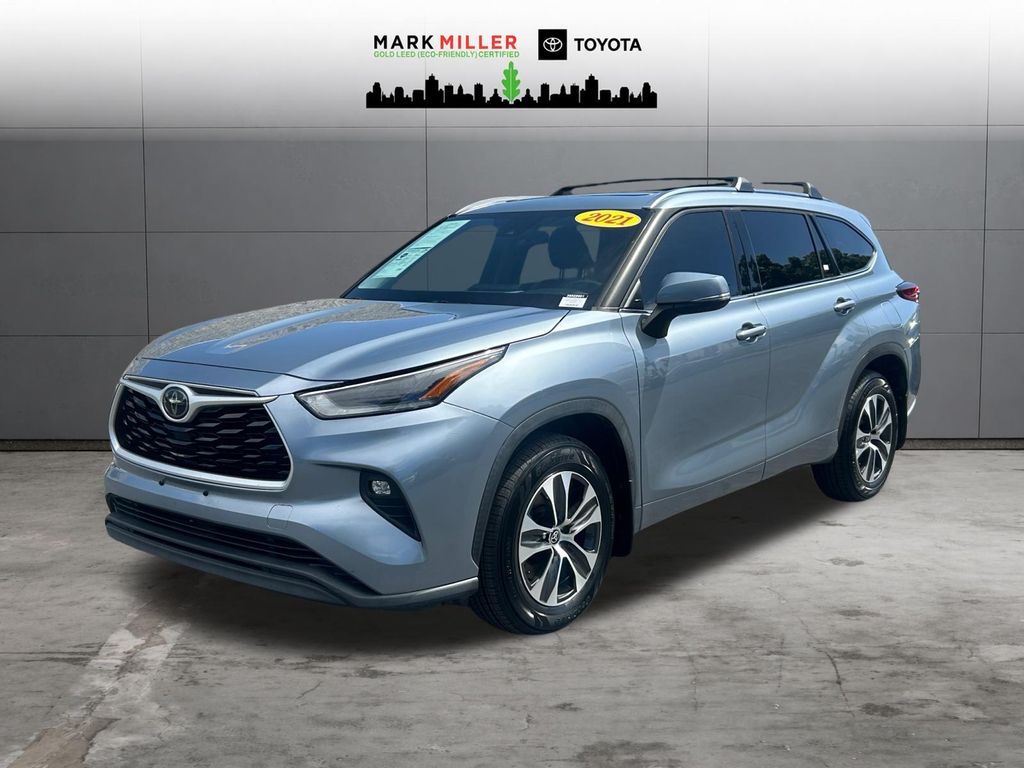 2021 Toyota Highlander XLE FWD