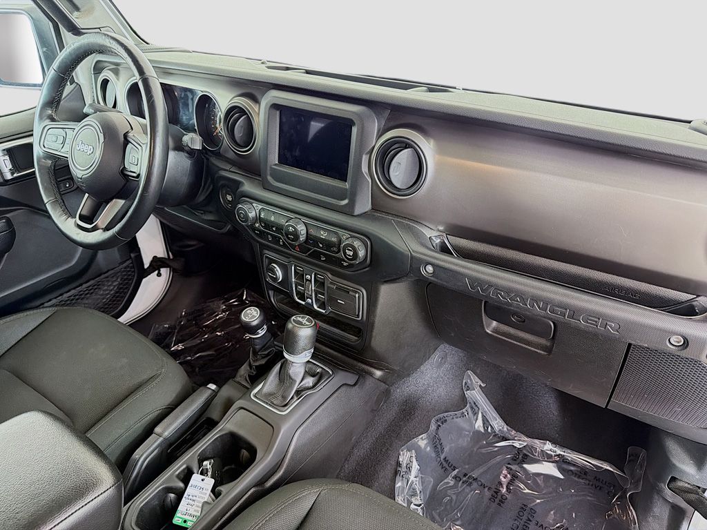 Used 2019 White Jeep Unlimited Sport S image 18