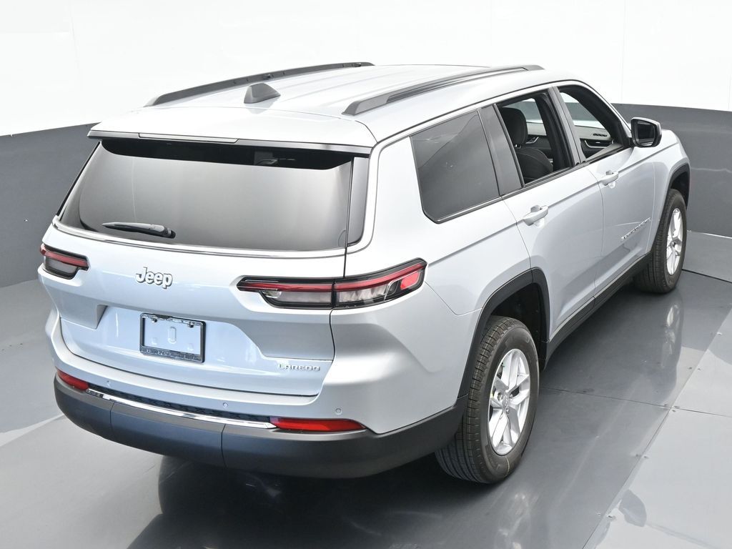 Used 2024 Silver Zynith Jeep Laredo image 42