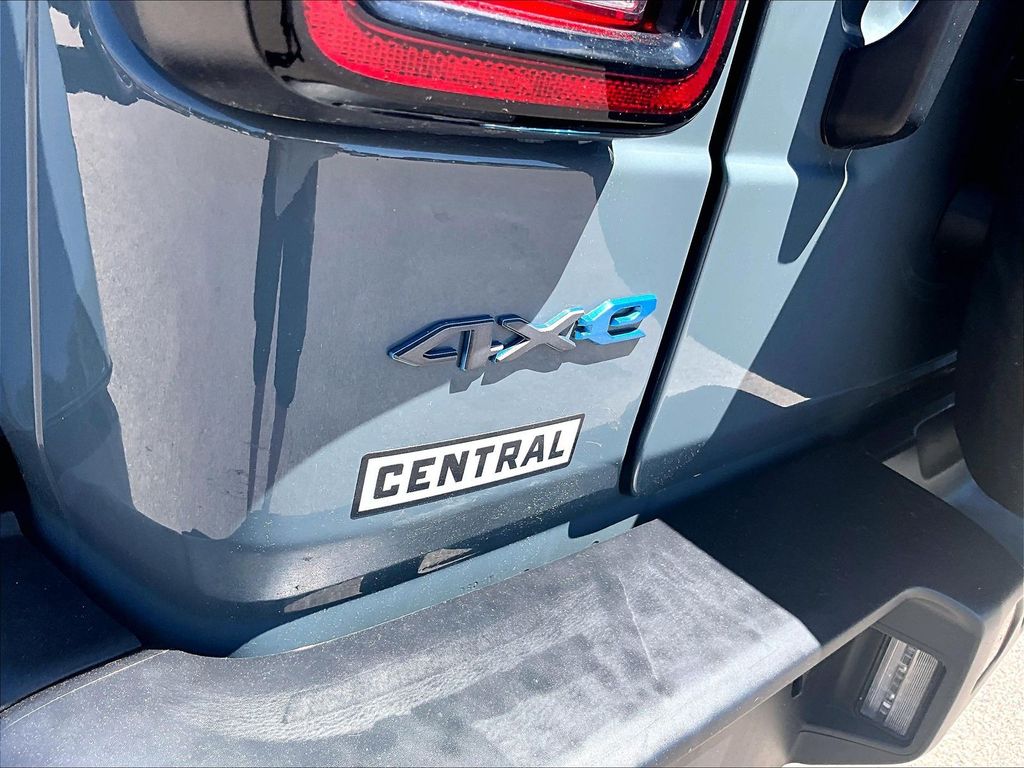 2024 Jeep Wrangler — photo 27