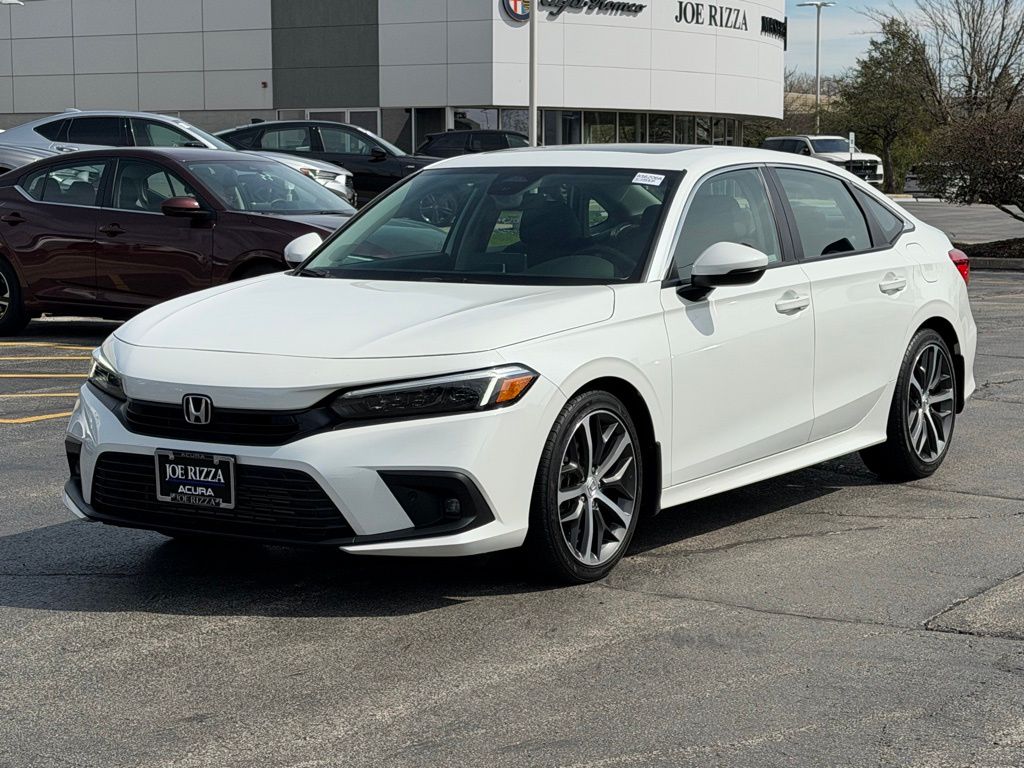 View vehicle photo 4