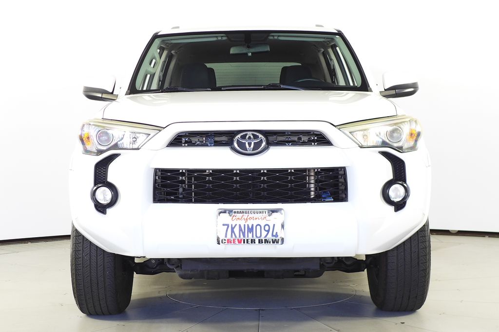 Thumbnail: 2015 Toyota 4Runner - 3