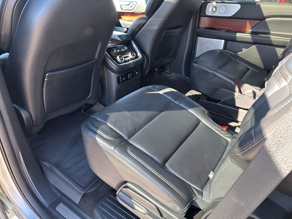 Used Car 2021 Lincoln Navigator  Reserve For Sale Under $50,000 In Austin, Texas