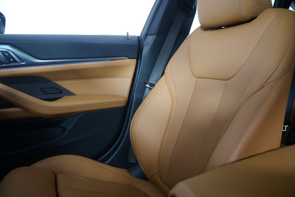 Thumbnail: 2023 BMW i4 - 21