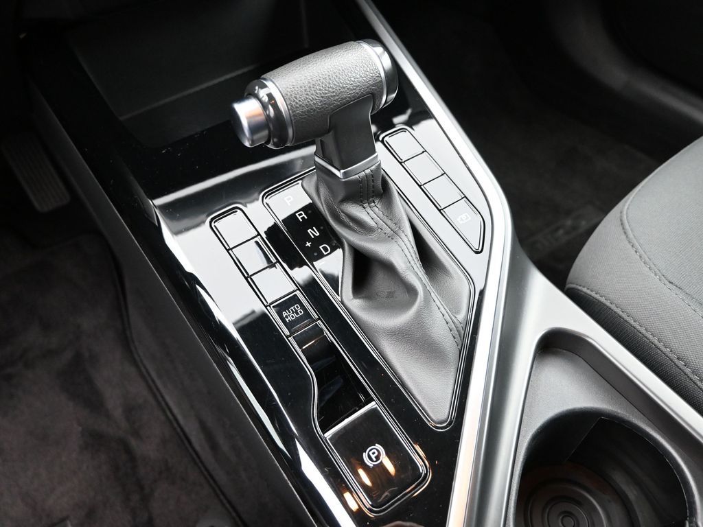 2023 Kia Niro LX