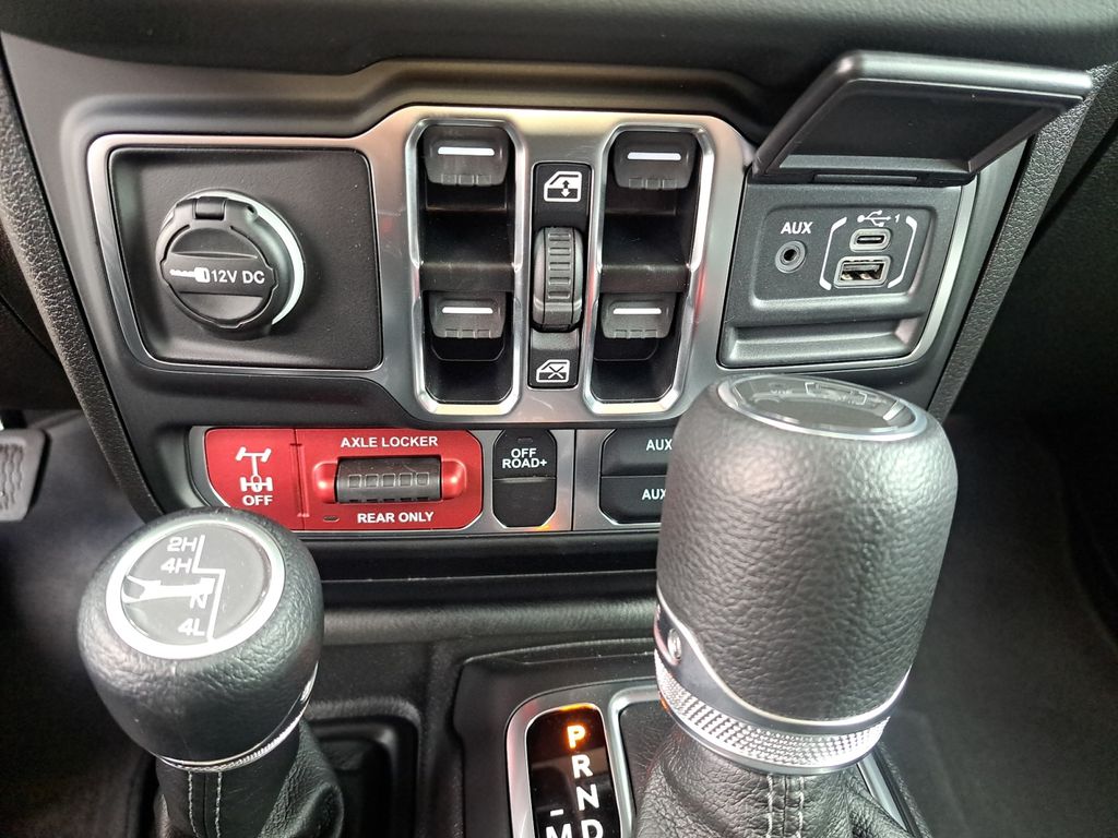 New Car 2025 Jeep Gladiator  Mojave For Sale Under $50,000 In Austin, Texas