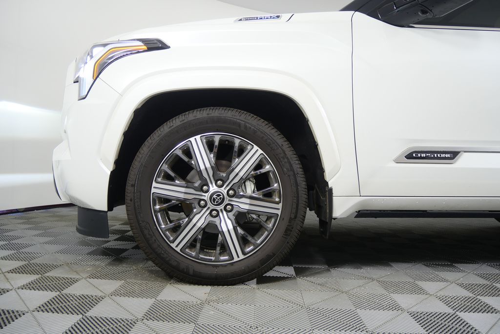 Thumbnail: 2023 Toyota Sequoia - 7