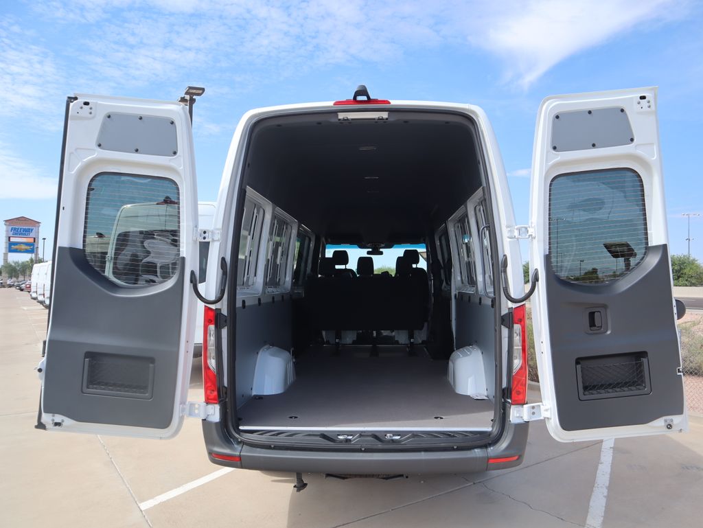 Thumbnail: 2025 Mercedes-Benz Sprinter - 31