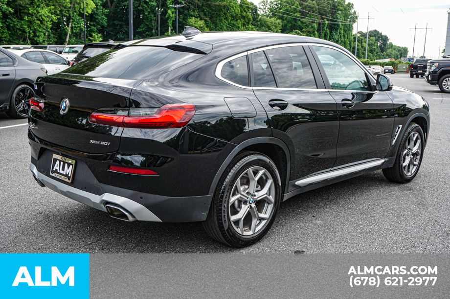 Used 2025 Black BMW xDrive30i image 5