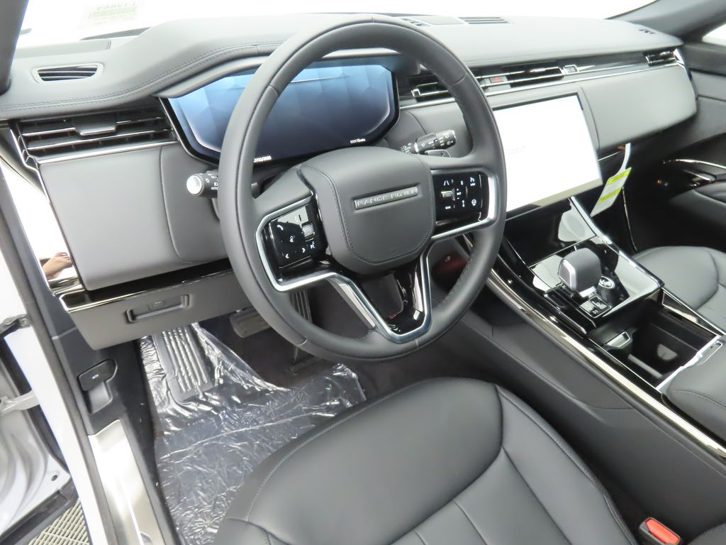 Thumbnail: 2025 Land Rover Range Rover Sport - 9