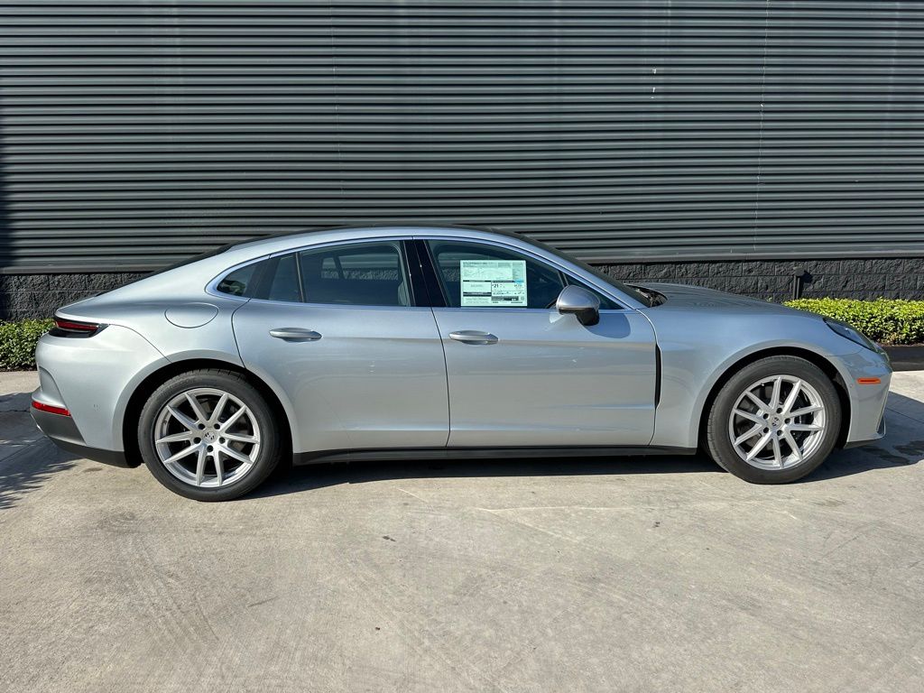 Thumbnail: 2026 Porsche Panamera - 10