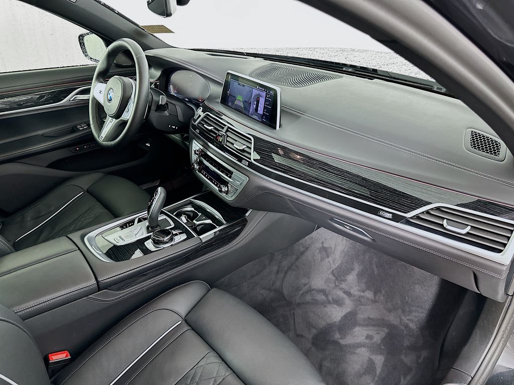 Thumbnail: 2022 BMW 7 Series - 30