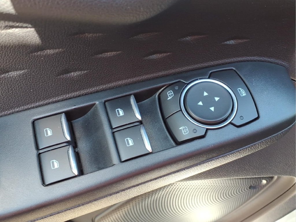 Used 2020 White Ford SEL image 20