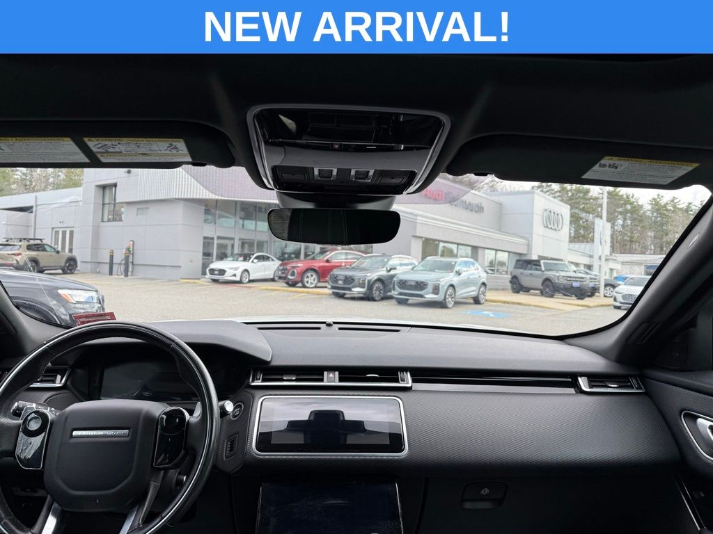 Used 2019 White Land Rover SE R-Dynamic image 37