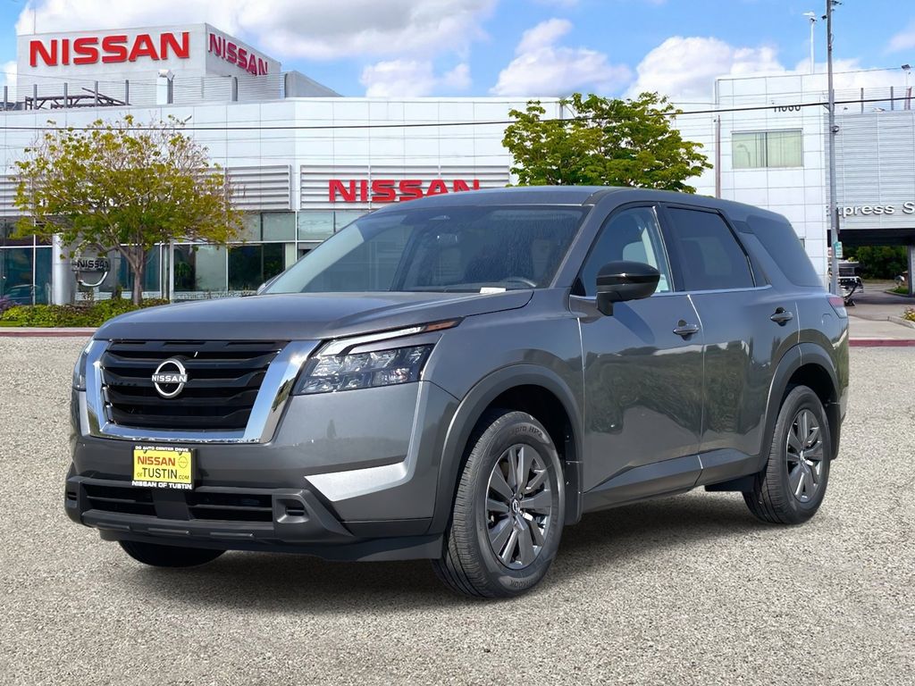 2025 Nissan Pathfinder S