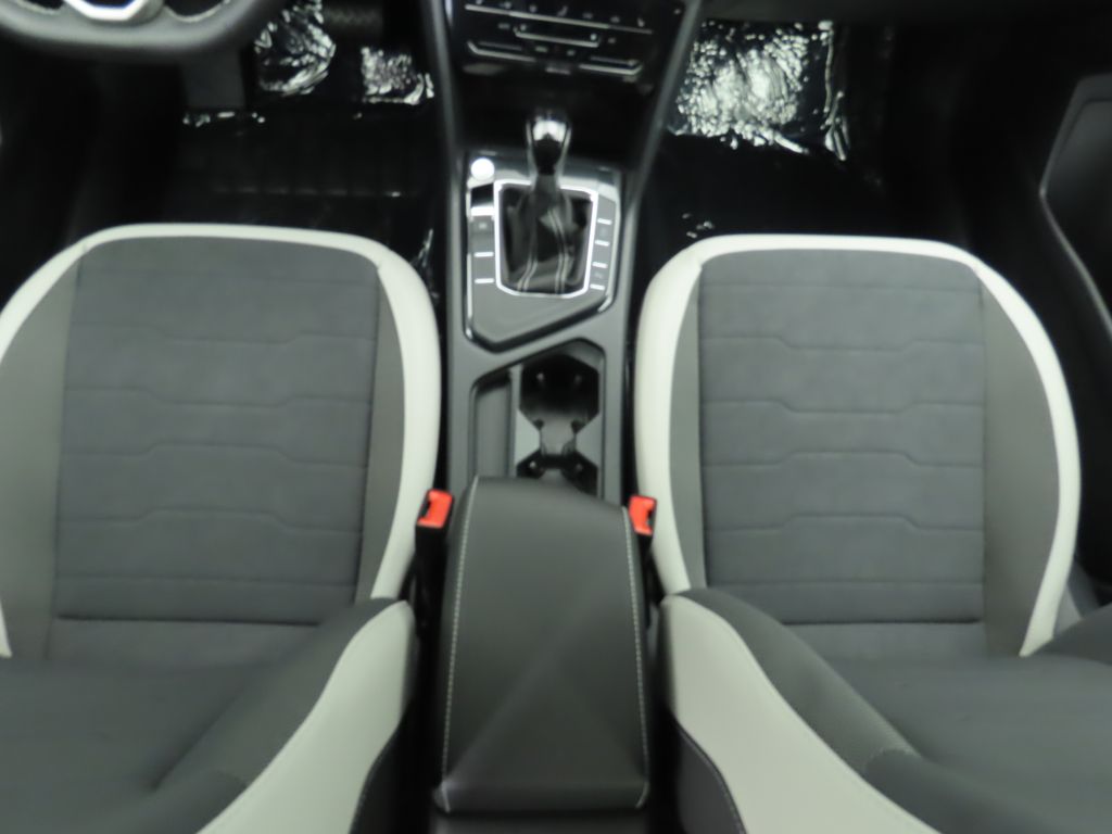 2025 Volkswagen Taos SE 17