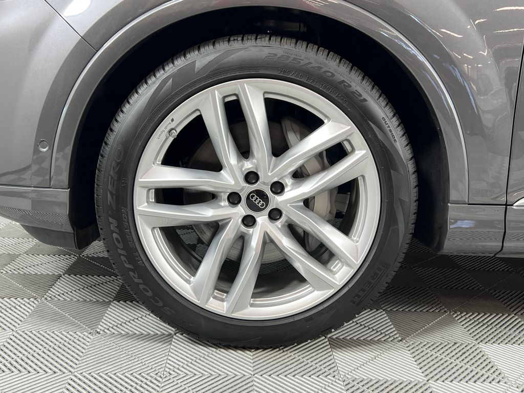 Thumbnail: 2025 Audi Q7 - 9