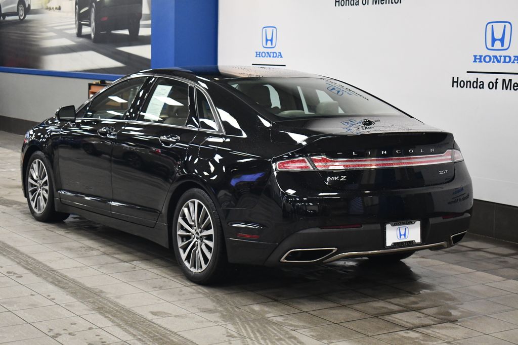 Thumbnail: 2017 Lincoln MKZ - 3
