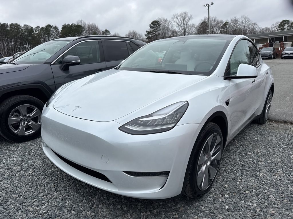 2023 Tesla Model Y Long Range's photo